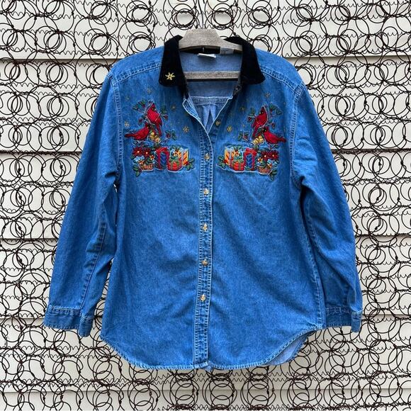 Vintage Tops - 90s Americana Christmas presents mistletoe cardinals chambray button up shirt